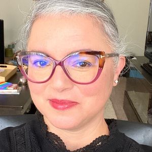 Meet your Posher, Leandra